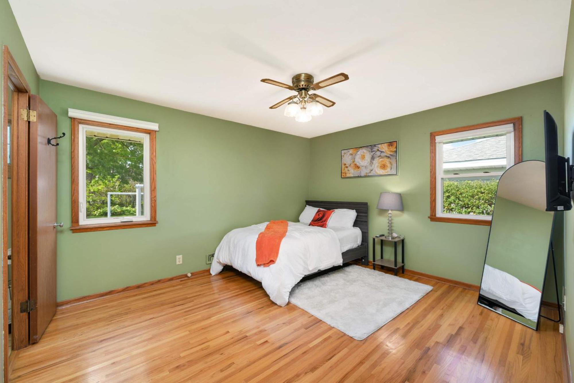 Cottage Grove Haven, Spacious 4-Bed, 3 Baths Retreat Экстерьер фото